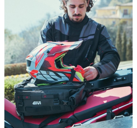 Borsa Givi XL02b cargo roll-top da sella water resistant, estensibile da 25 a 35 lt.