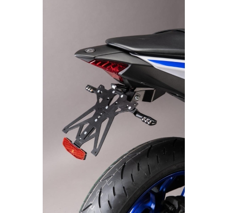 Kit Portatarga Lightech Regolabile Yamaha con luce targa e Catadiottro