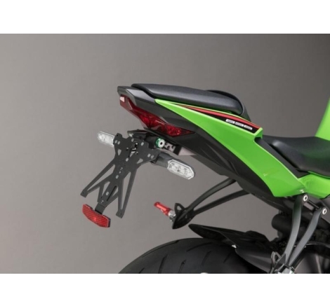 Kit Portatarga Lightech Regolabile Kawasaki con luce targa e Catadiottro